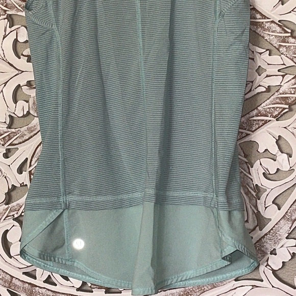 Lululemon Run Mod Moves Singlet Aquamarine Power Purple  Lt Blue Tank Top sz 6 - Picture 11 of 12
